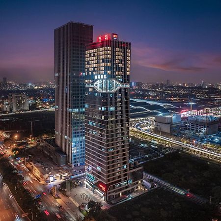 Radisson Red Guangzhou South Railway Station Hotel Buitenkant foto