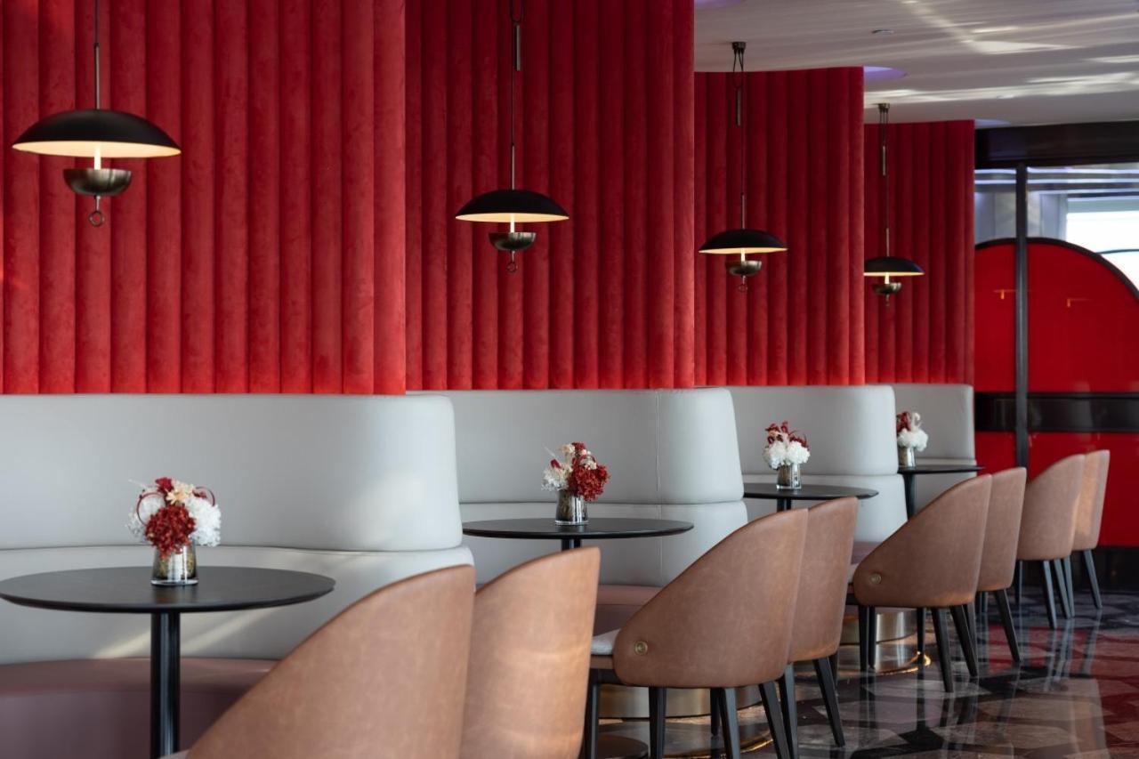 Radisson Red Guangzhou South Railway Station Hotel Buitenkant foto