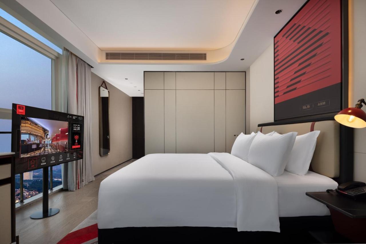 Radisson Red Guangzhou South Railway Station Hotel Buitenkant foto