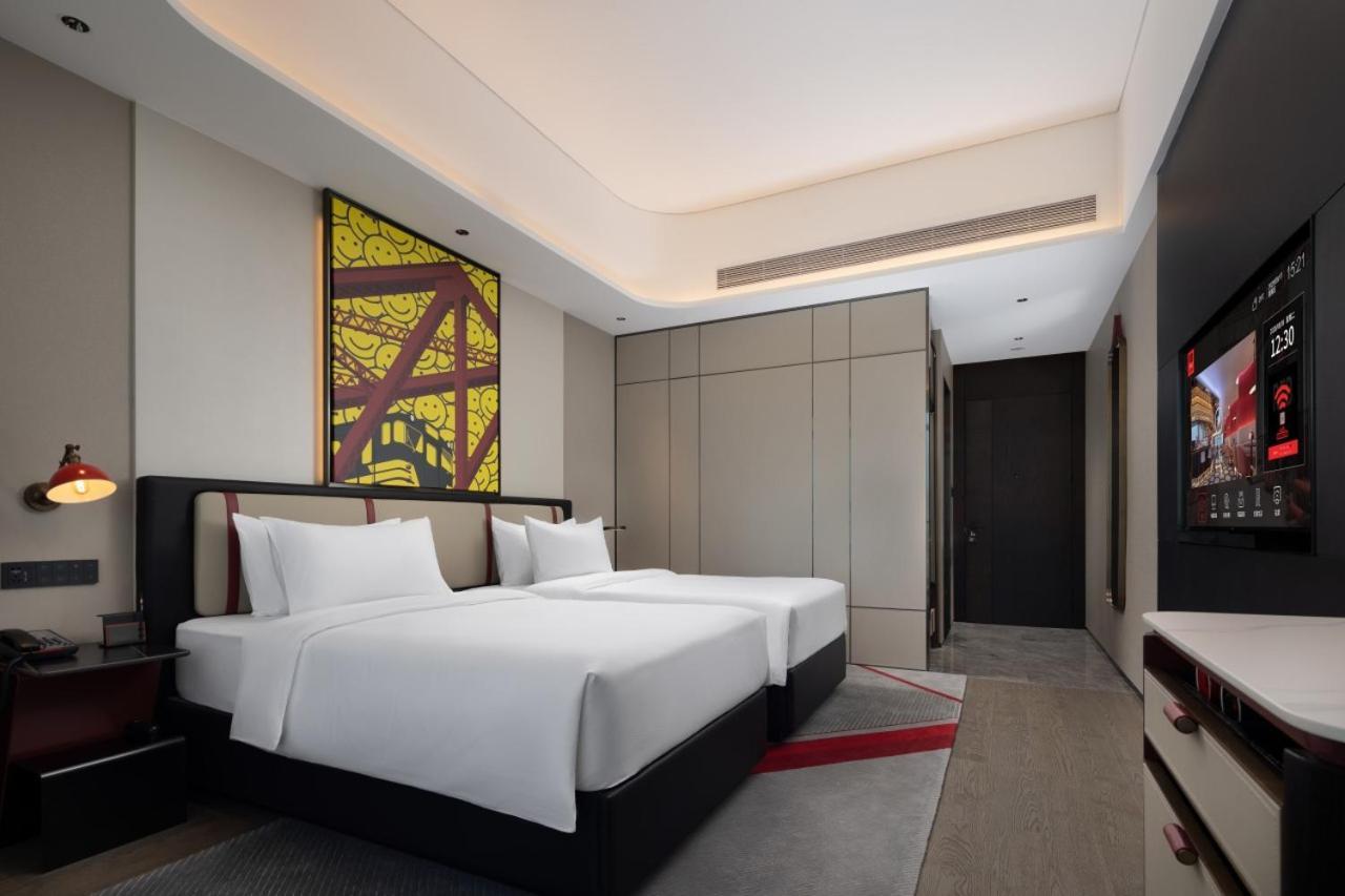 Radisson Red Guangzhou South Railway Station Hotel Buitenkant foto