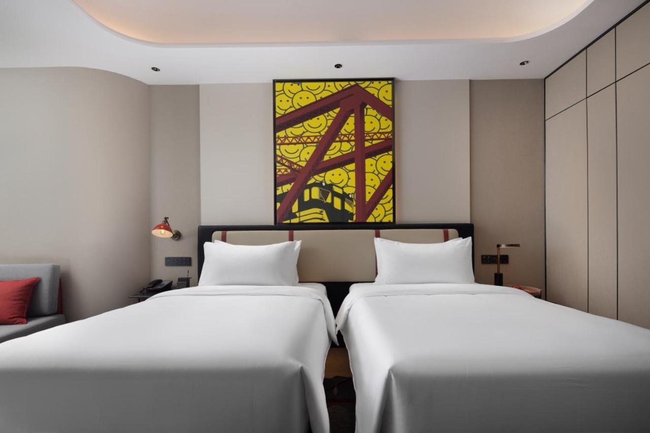 Radisson Red Guangzhou South Railway Station Hotel Buitenkant foto